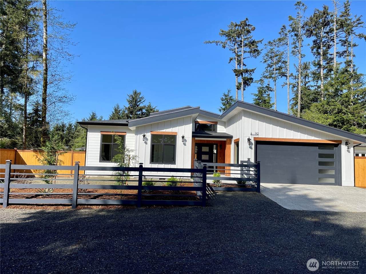 743 Wakina Loop - Photo 1