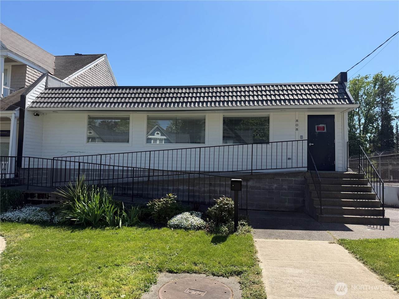 808 2nd Street - Photo 1