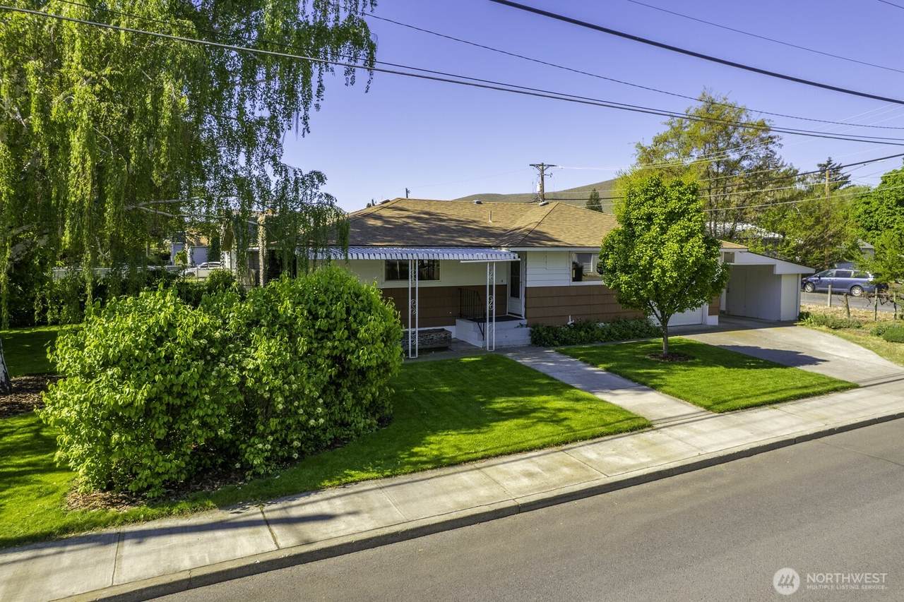 257 D Street - Photo 1