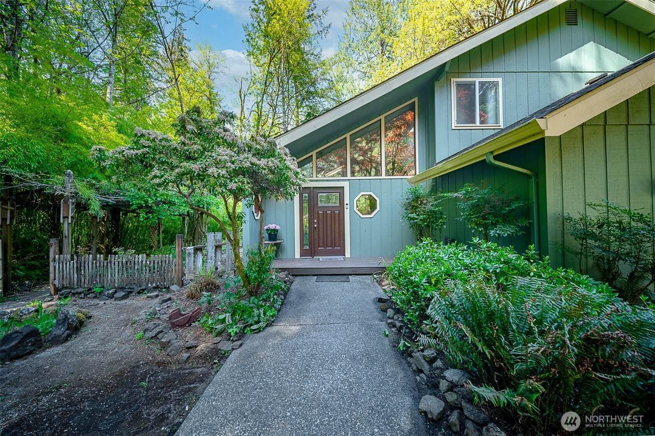 8518 Lake Lucinda Drive - Photo 1