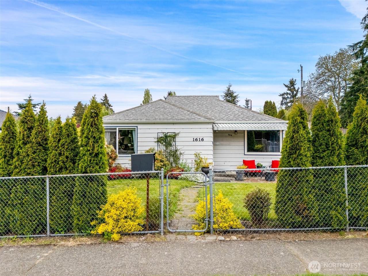 1616 Thistle Street - Photo 1