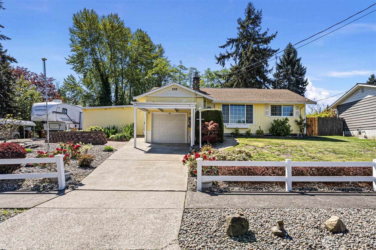 5502 42nd Street - Photo 1