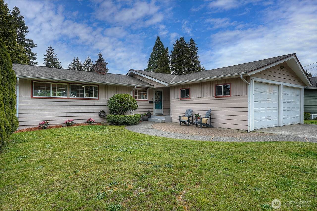 1045 Sunrise Lane - Photo 1