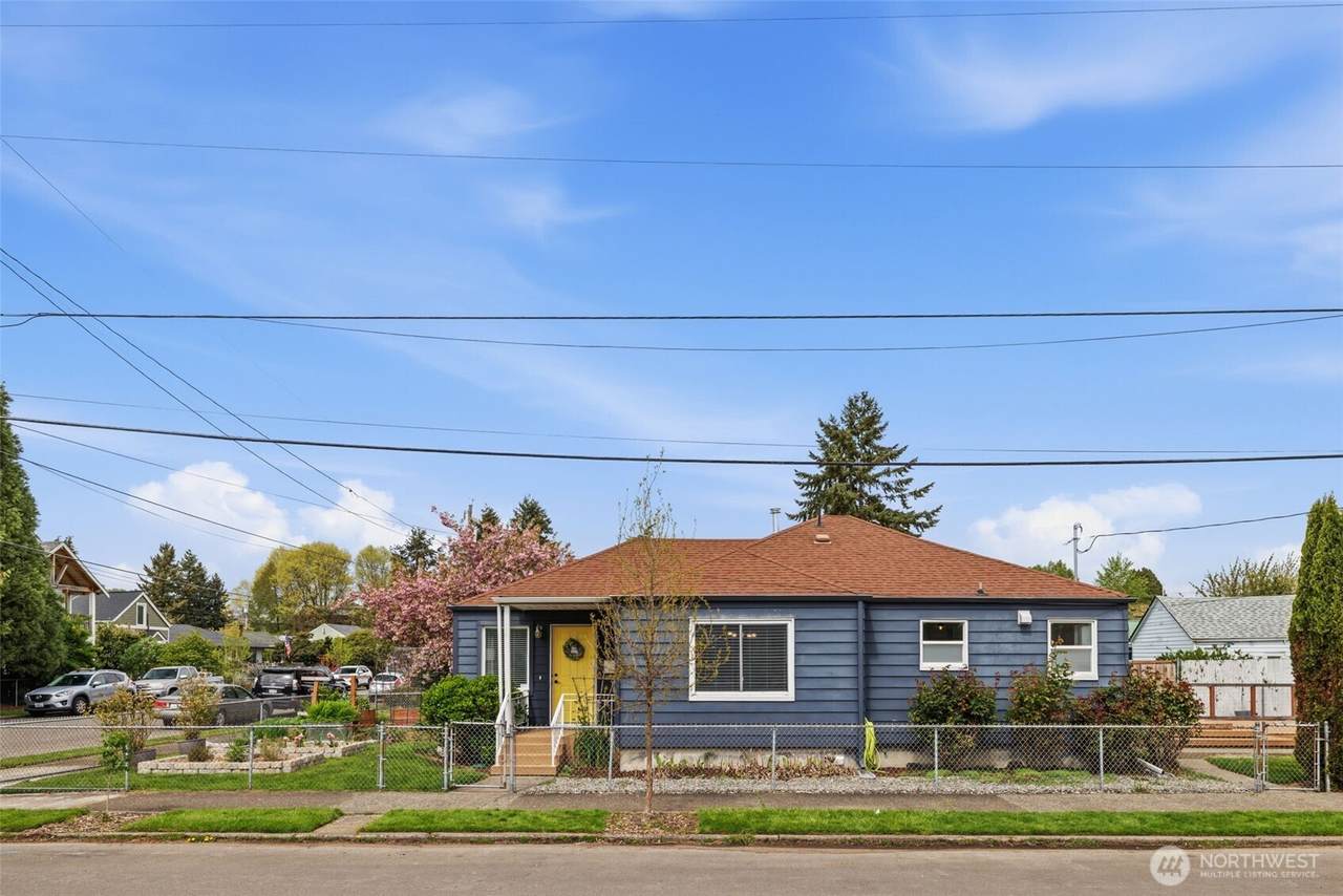 544 Whitworth Avenue - Photo 1