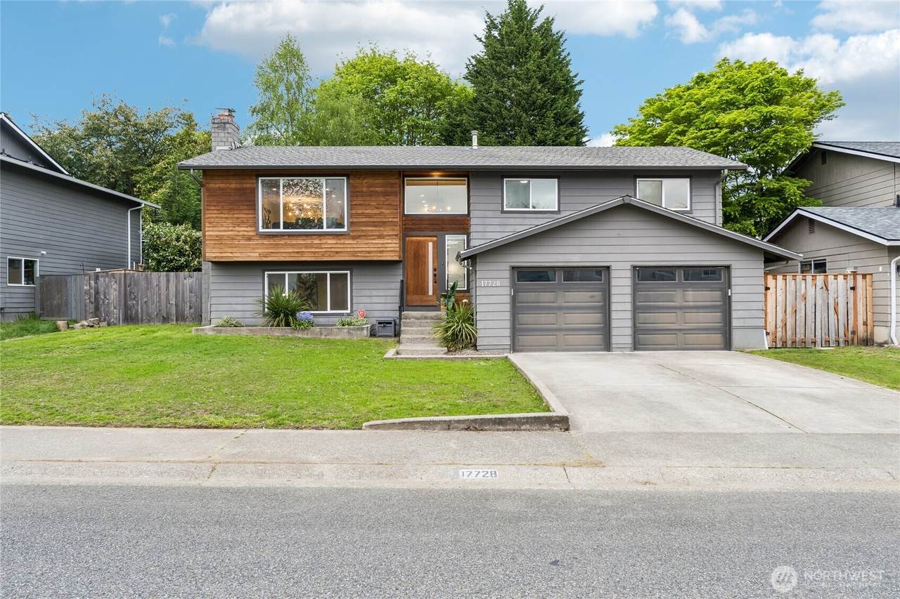 17728 161st Avenue - Photo 1