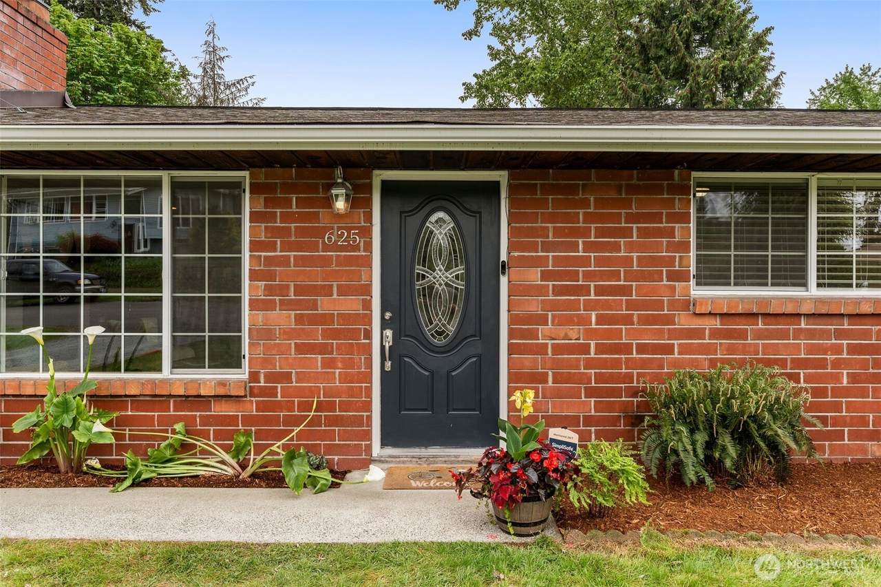 625 127th Street - Photo 1