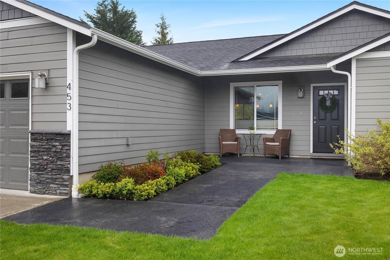 453 Bear Street - Photo 1