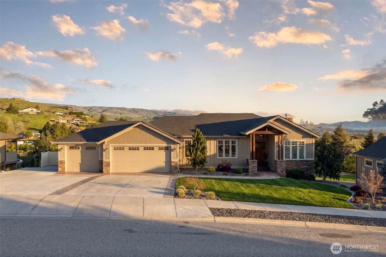 850 Autumn Crest Drive - Photo 1