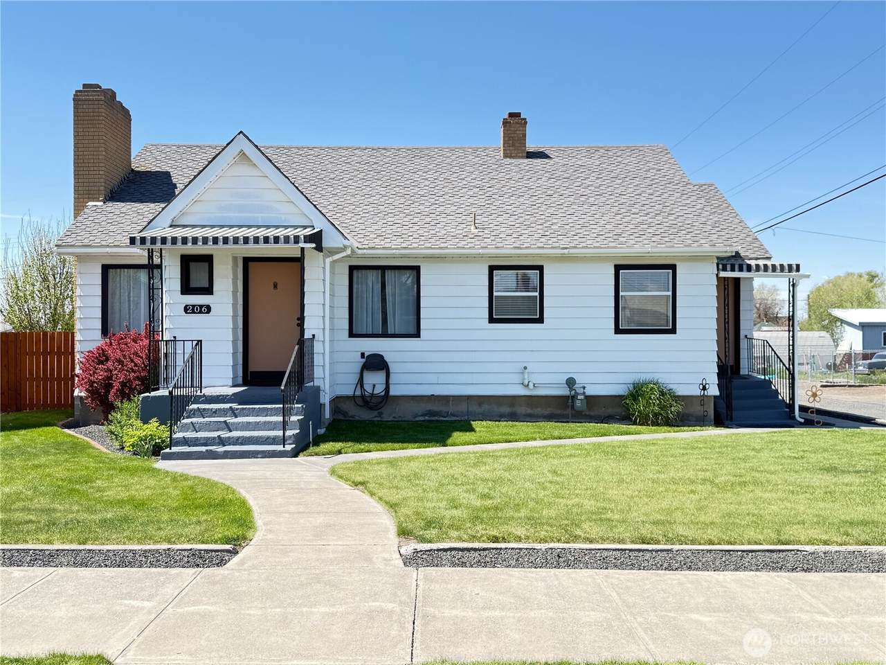 206 Alder Street - Photo 1