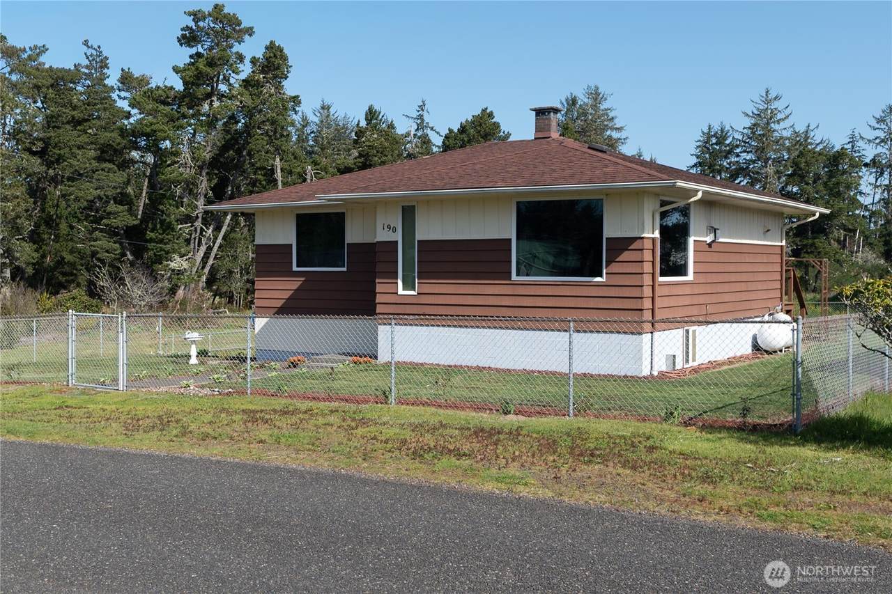 190 Veterans Avenue - Photo 1