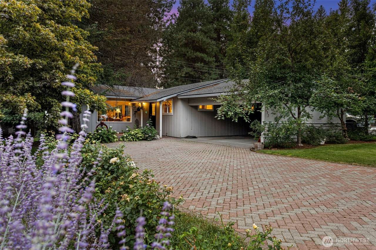 257 Scholze Street - Photo 1