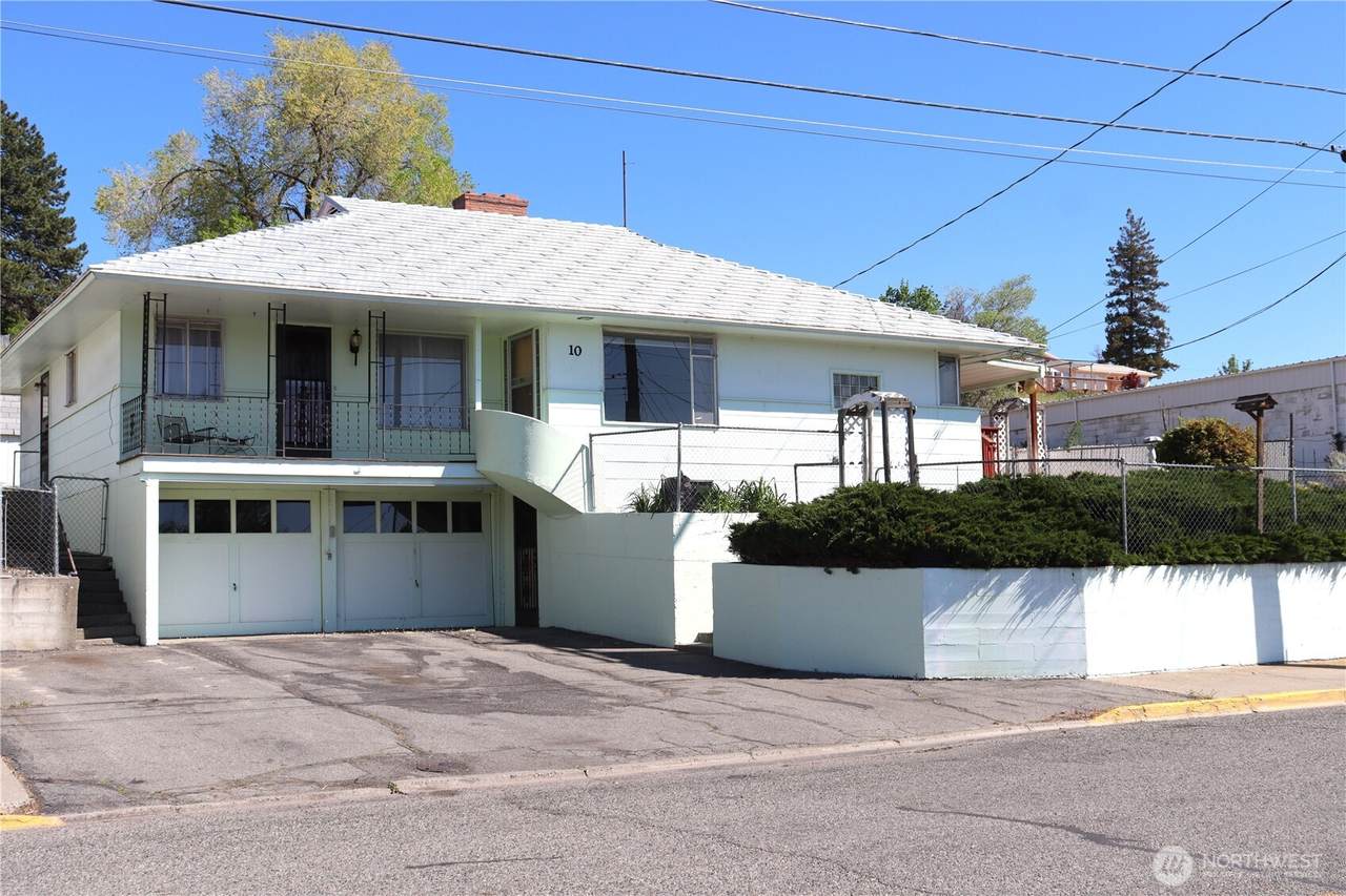 10 Dewberry Avenue - Photo 1