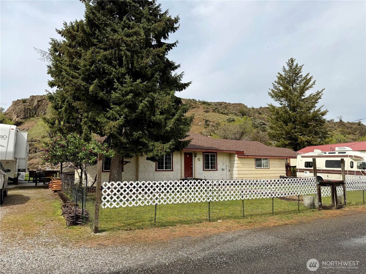 58110 View Place - Photo 1