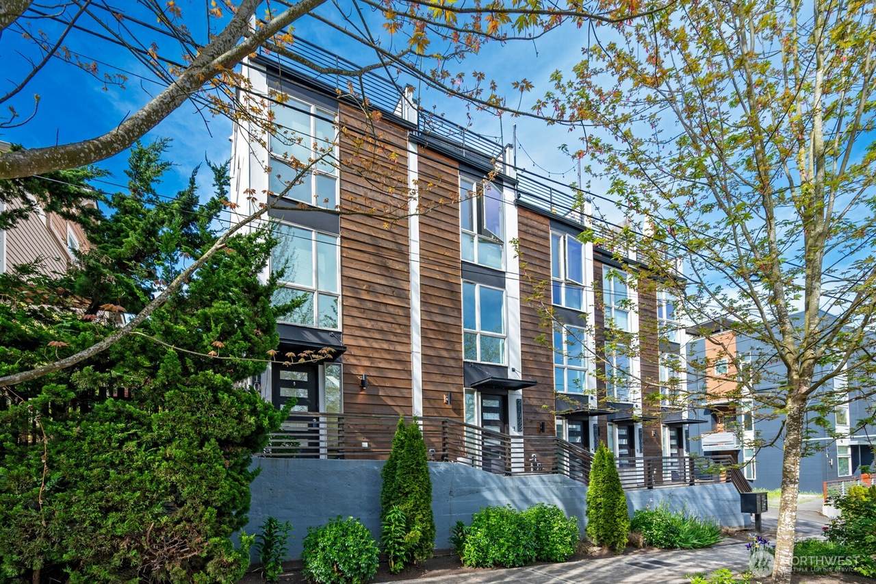 2108 James Street - Photo 1