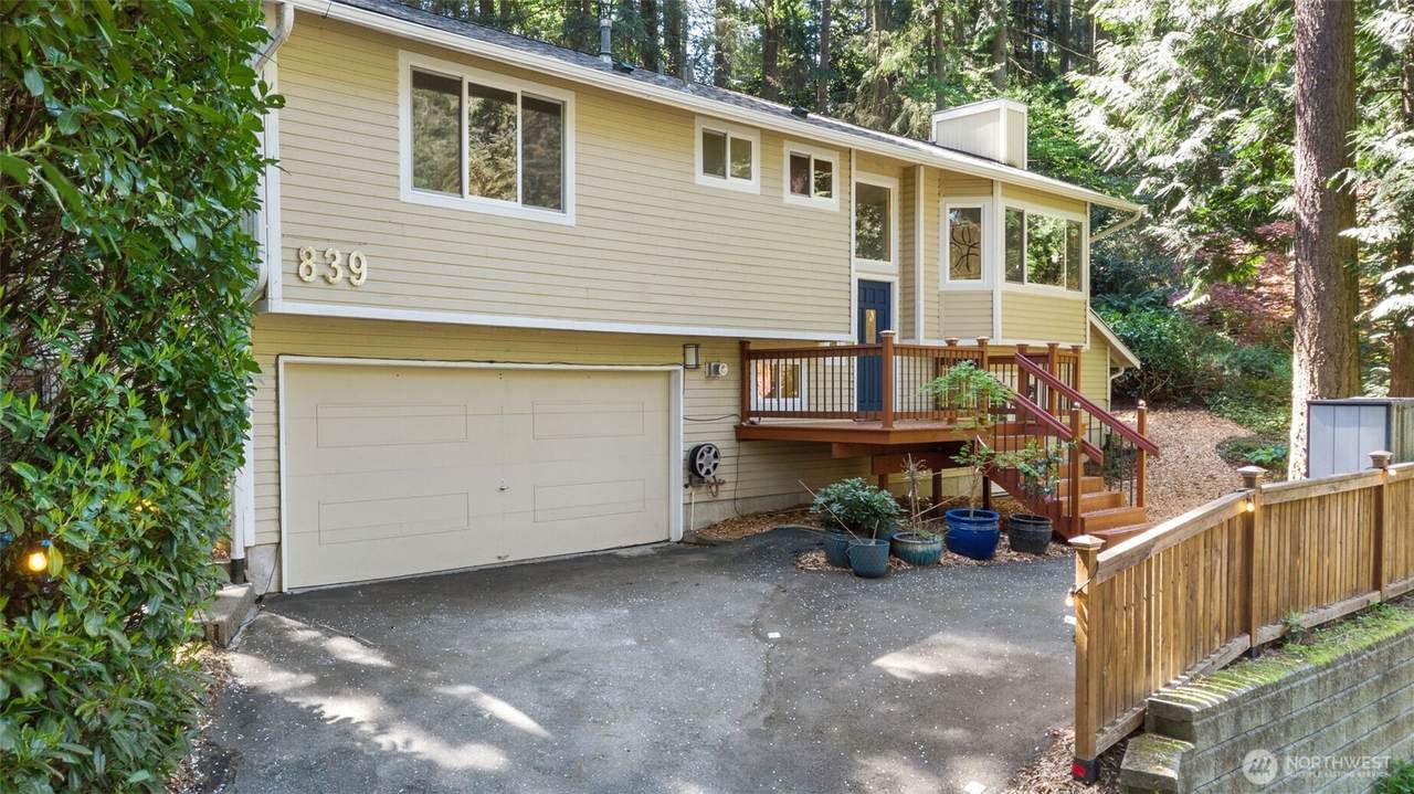 839 200th Street - Photo 1