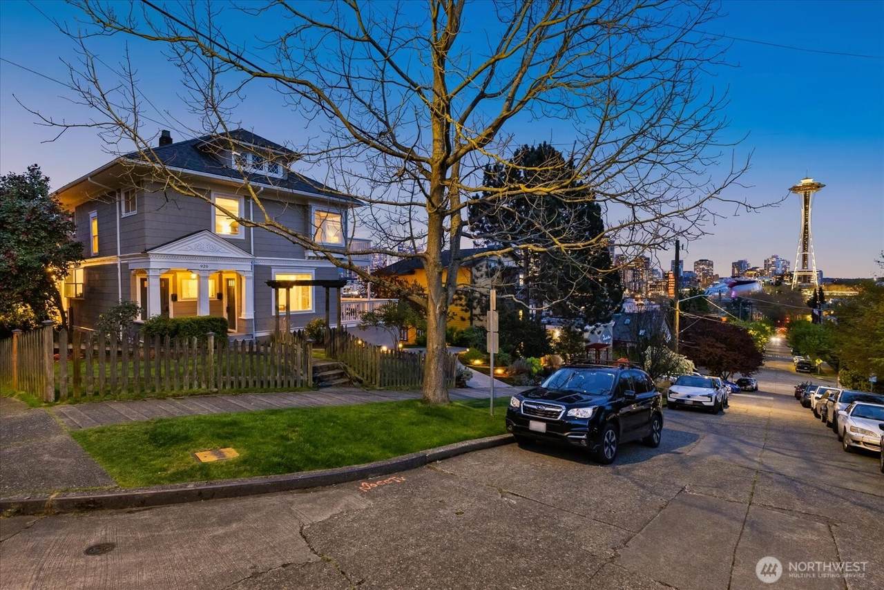 920 4th Avenue - Photo 1