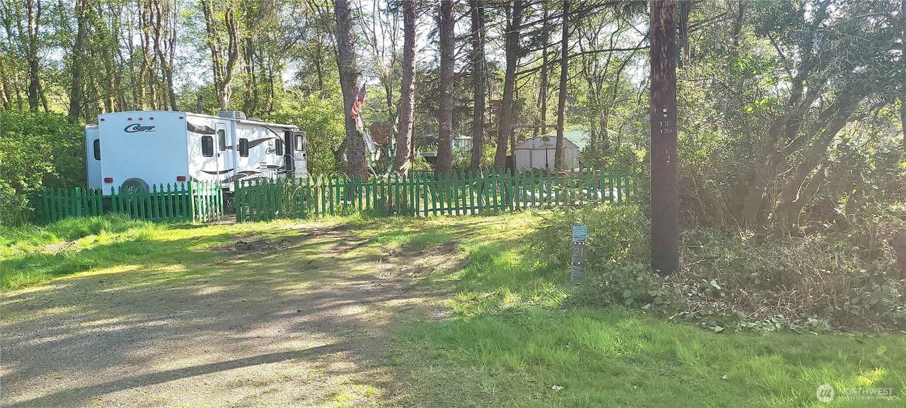 21 Lakeside Drive - Photo 1