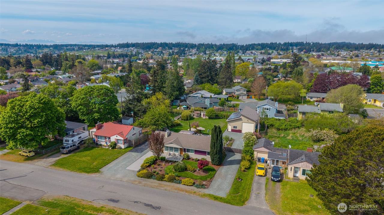 347 Glencoe Street - Photo 1