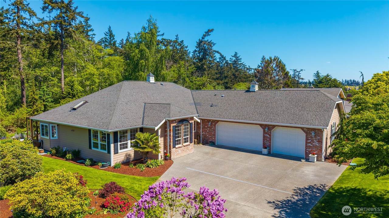 1546 Wedgewood Lane - Photo 1