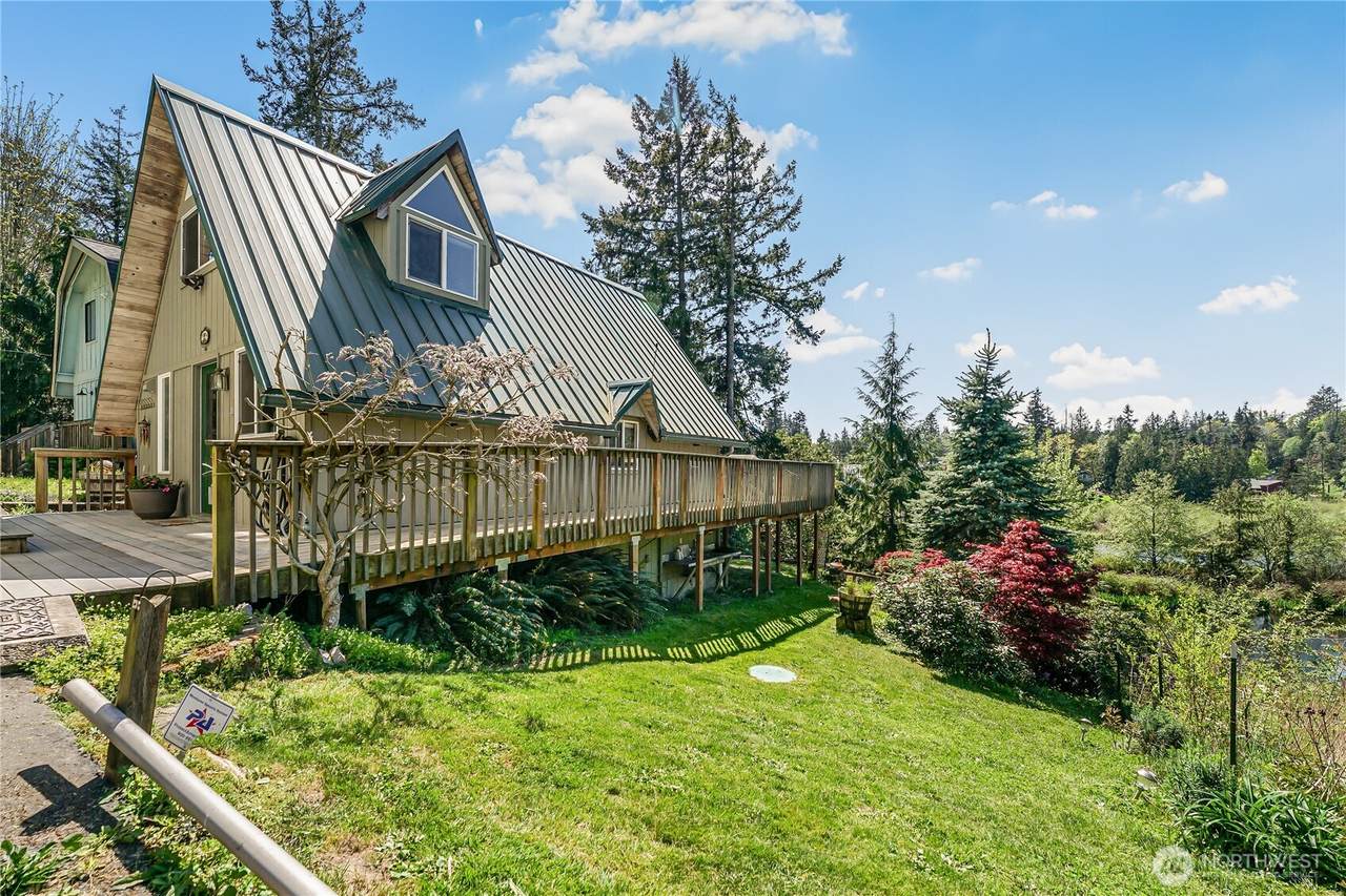 1819 Lake Drive - Photo 1
