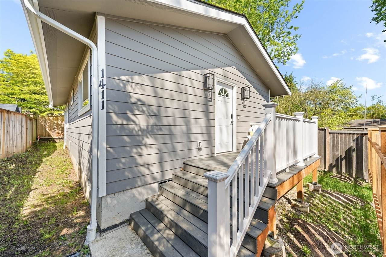 1411 26th Avenue - Photo 1