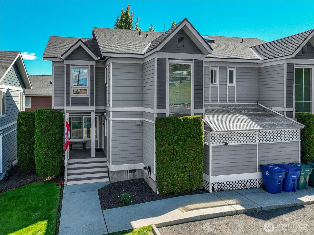 433 Webster Avenue - Photo 1