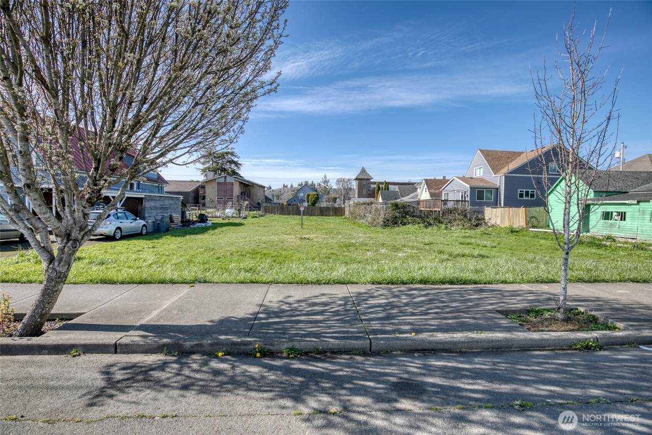 410 6th Street - Photo 1