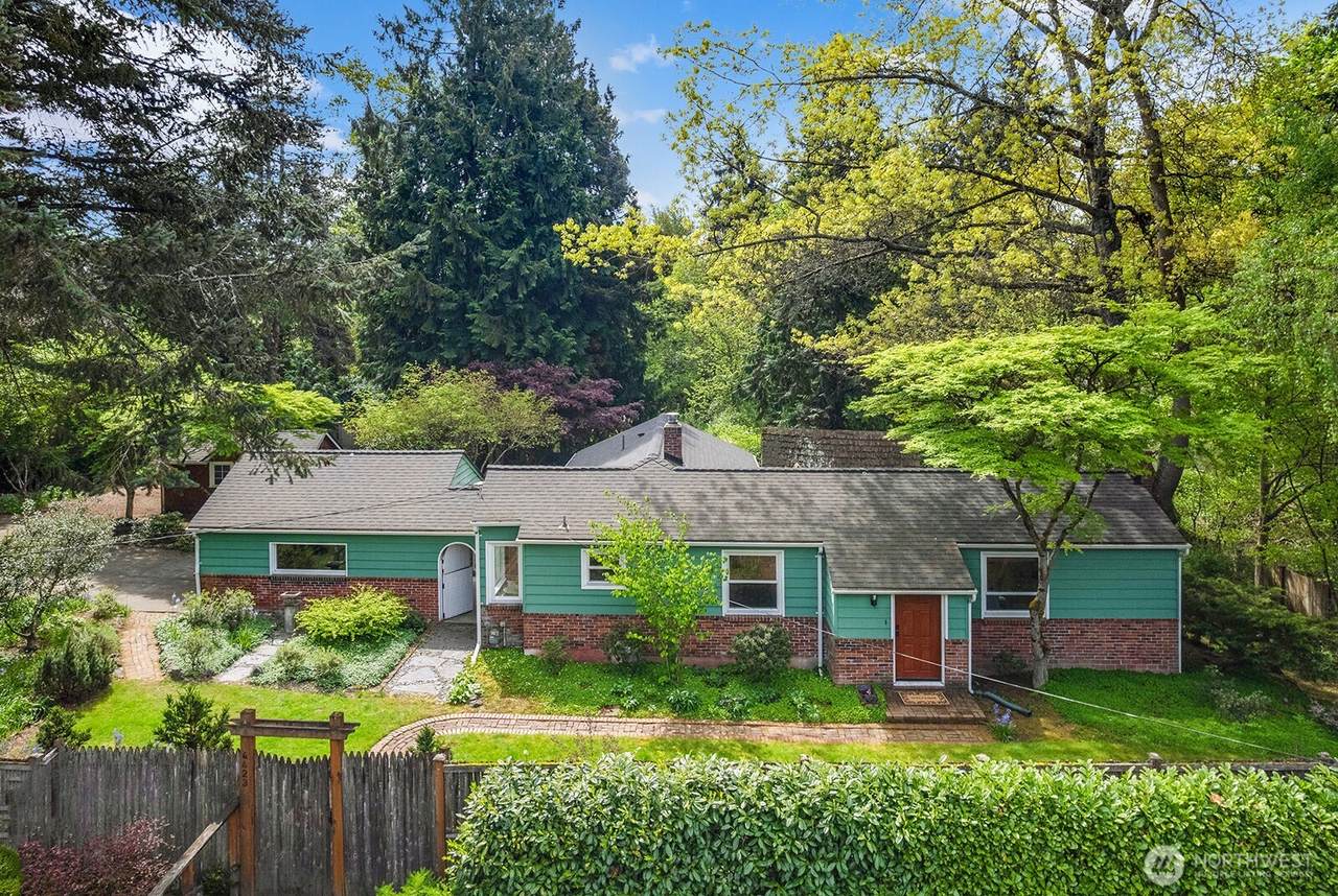 4423 178th Street - Photo 1