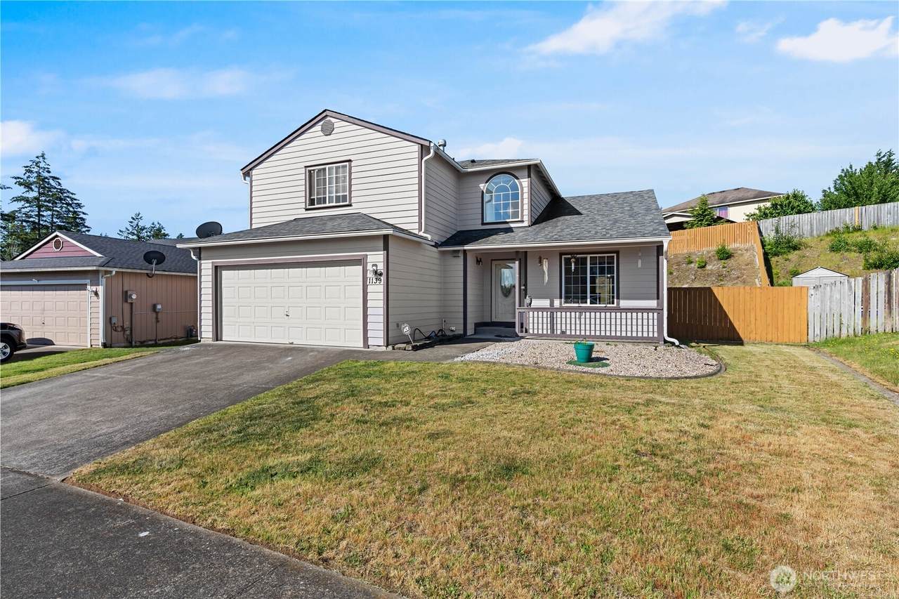 1139 Nepean Drive - Photo 1