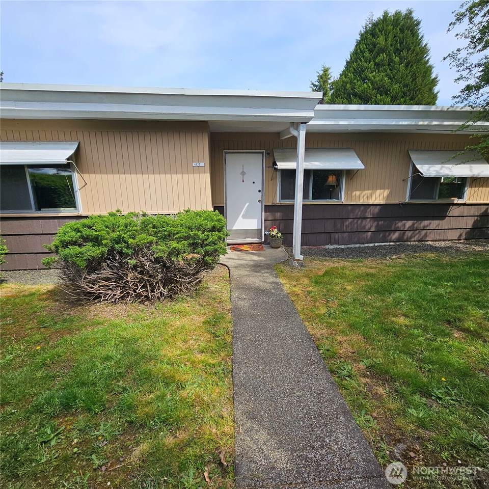 4127 Lovell Street - Photo 1