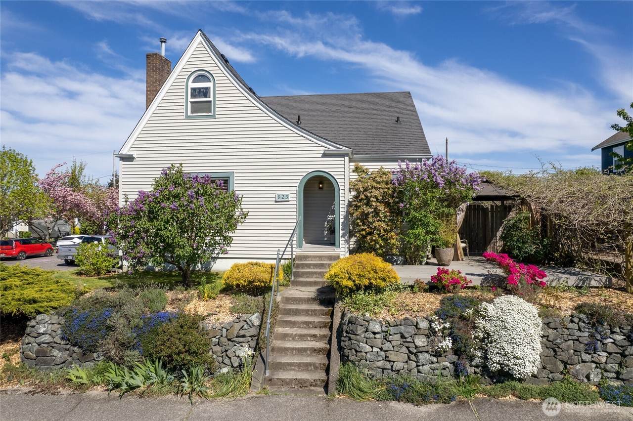 923 Junett Street - Photo 1