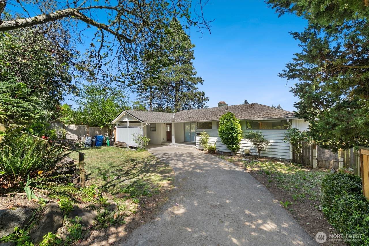 11218 35th Avenue - Photo 1