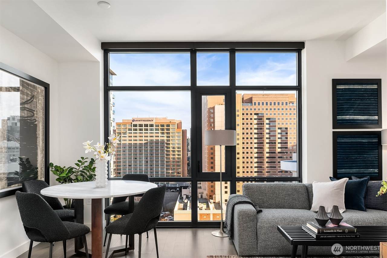 889 Avenue Square - Photo 1