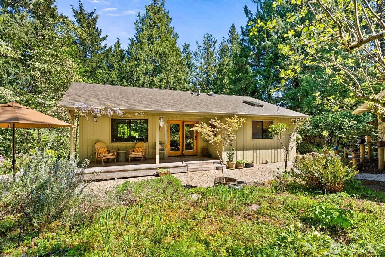2511 Crestline Drive - Photo 1