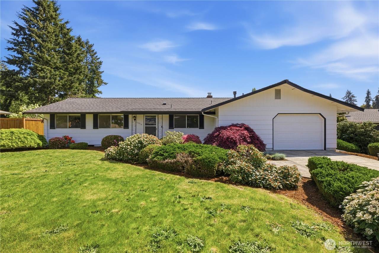 10715 111th Avenue - Photo 1