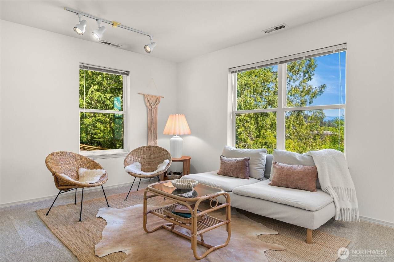 808 20th - Photo 1