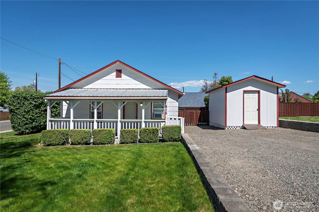 415 11th Avenue - Photo 1