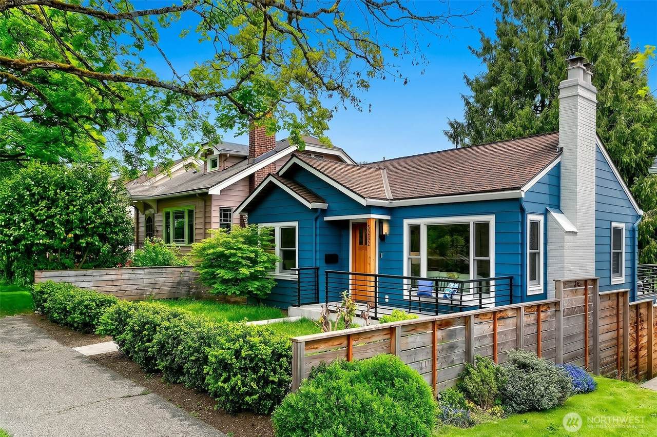 5232 38th Avenue - Photo 1