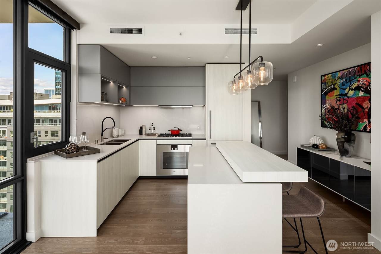 889 Avenue Square - Photo 1