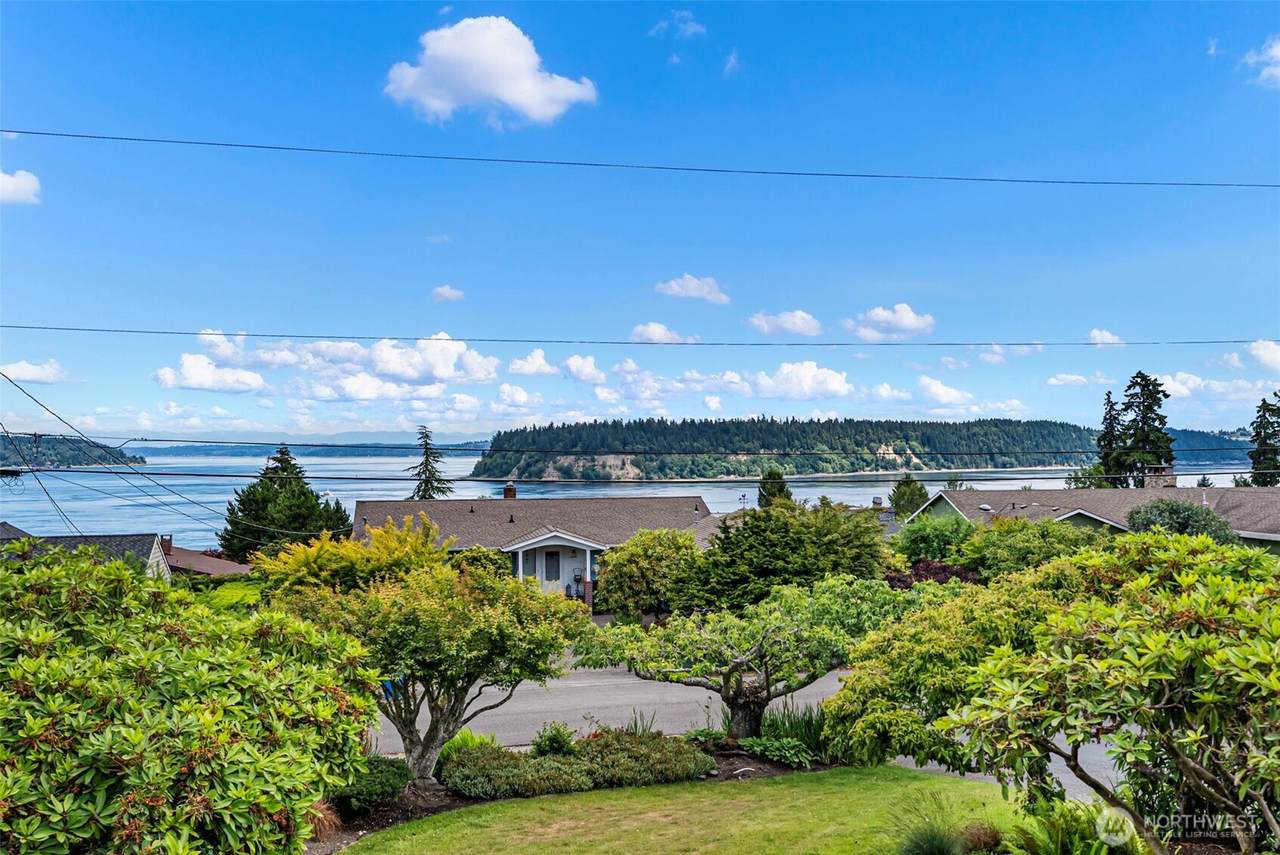6802 Rainier Avenue - Photo 1