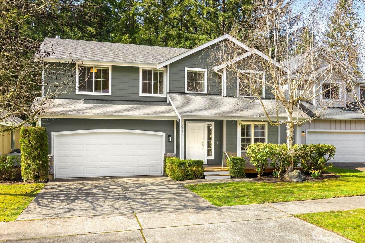 923 Sarah Ct Nw - Photo 1