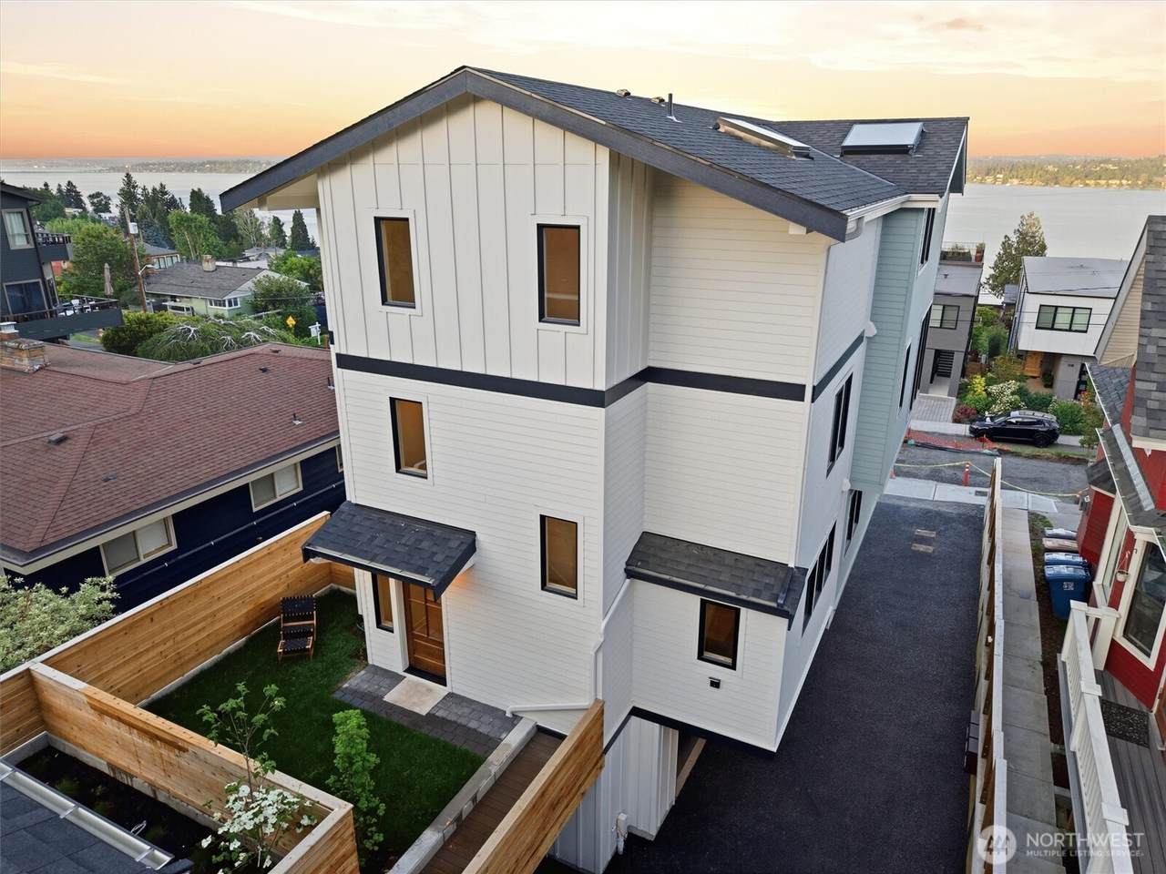 909 32nd Avenue - Photo 1