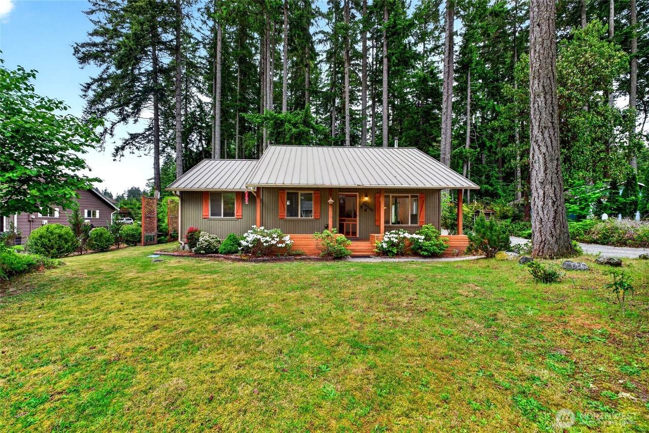 10303 Matthews Avenue - Photo 1