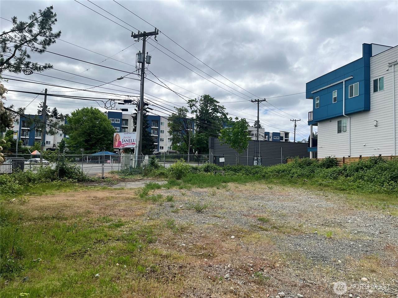 11601 Des Moines Memorial Drive - Photo 1