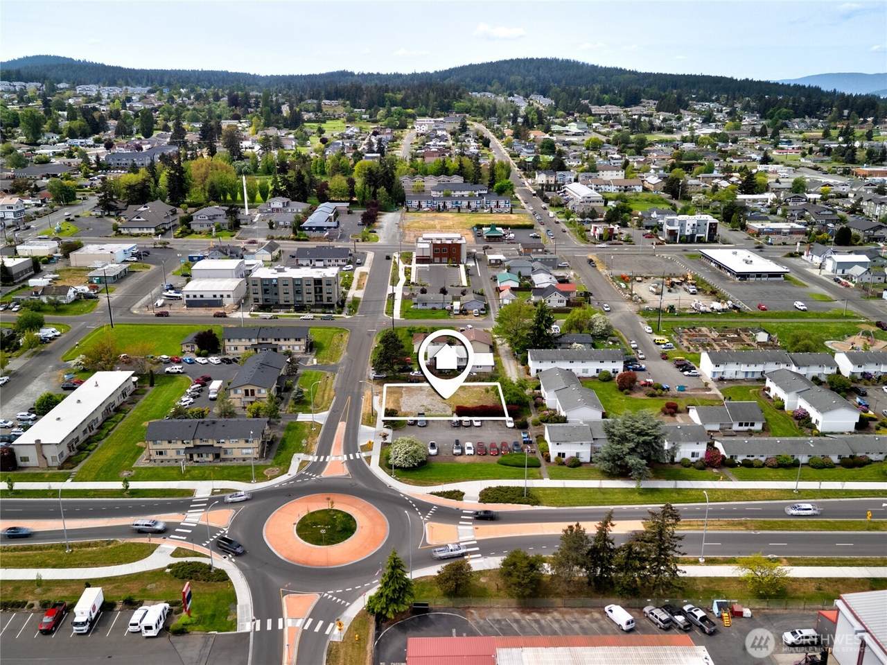 810 30th Street - Photo 1