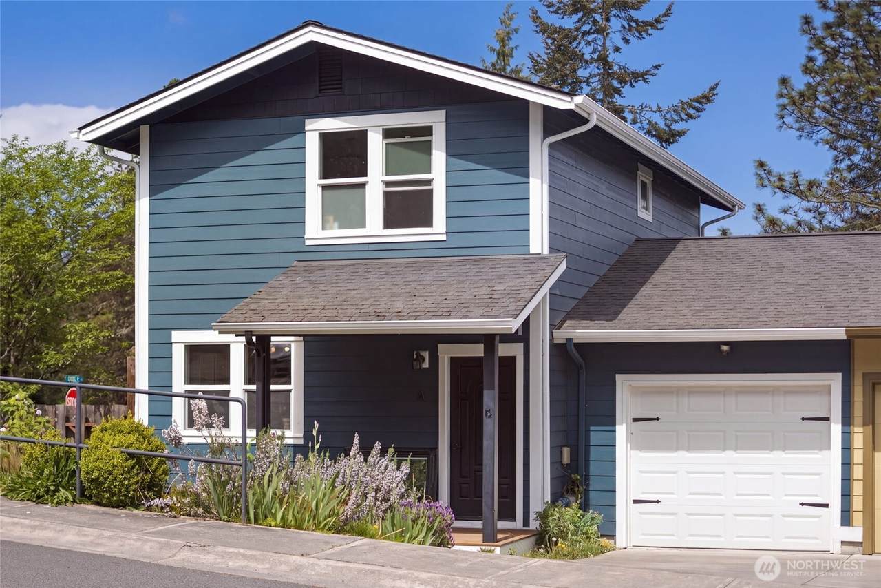 1014 Park Street - Photo 1