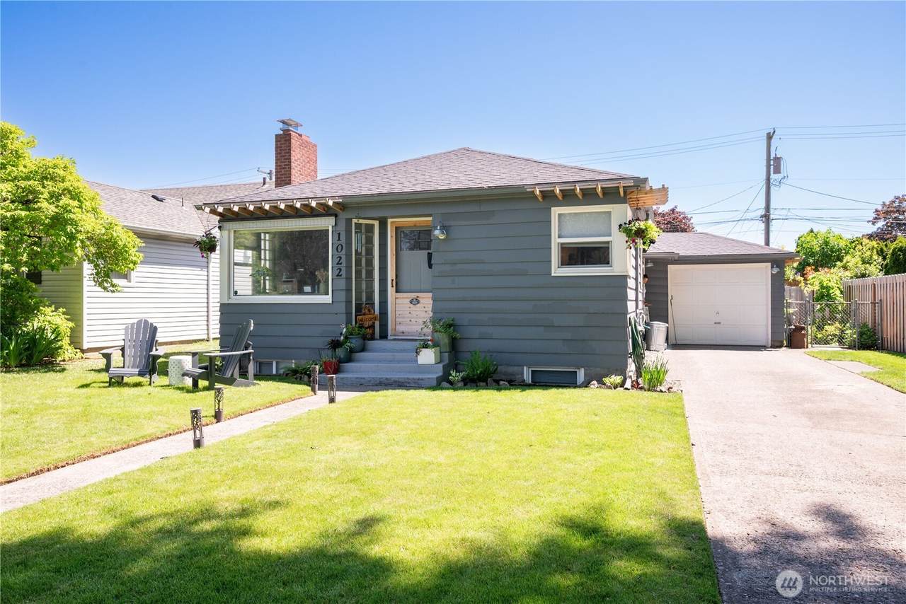 1022 22nd Avenue - Photo 1