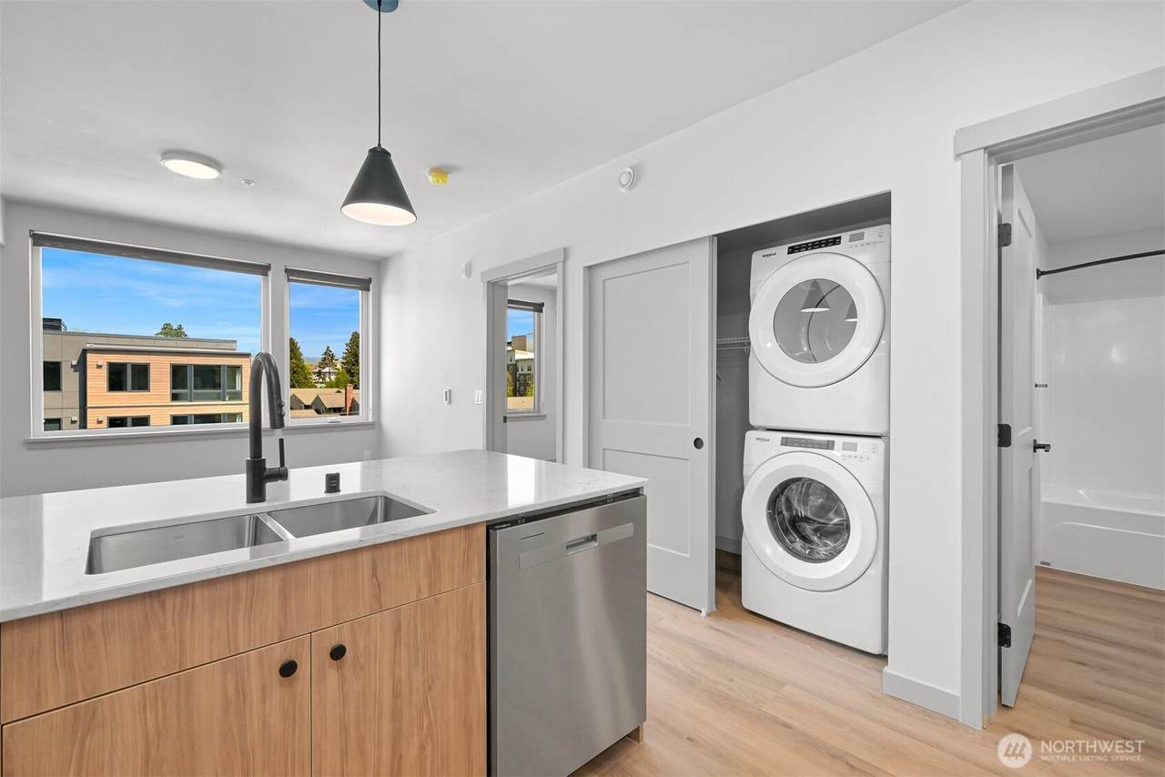 820 State Street - Photo 1