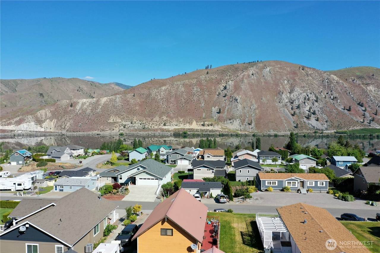 445 Entiat Place - Photo 1