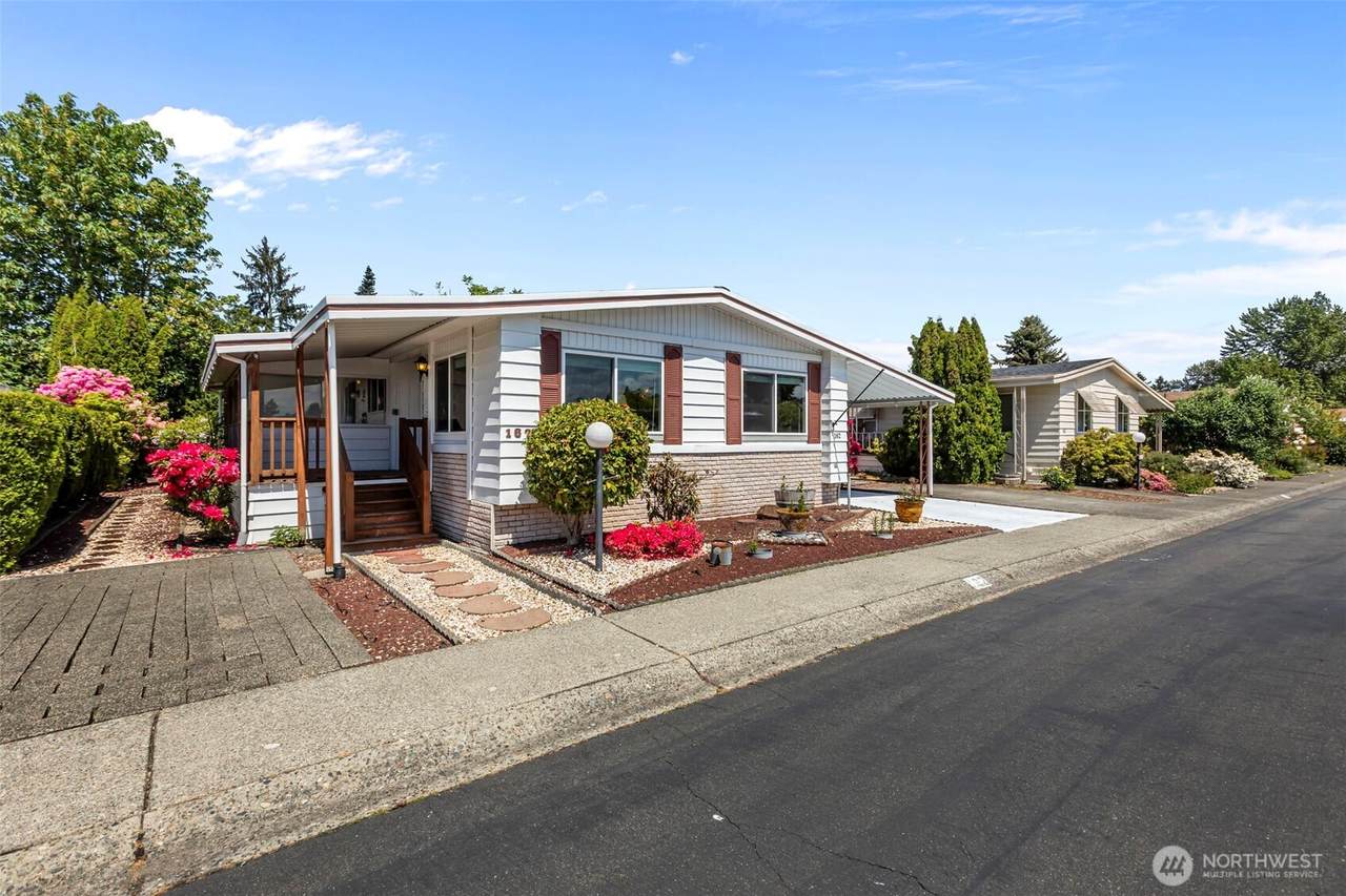 11436 208th Street - Photo 1